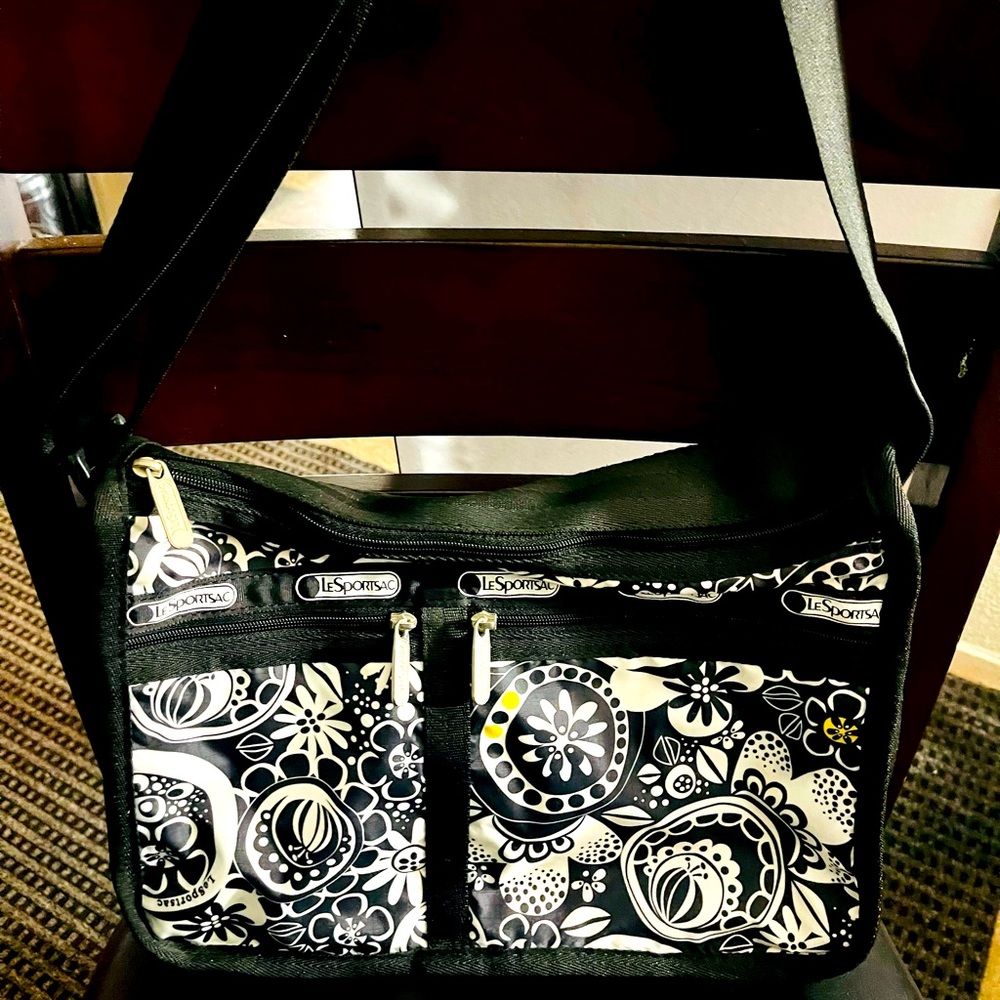 LeSportsac Large Deluxe Everyday Shoulder Bag